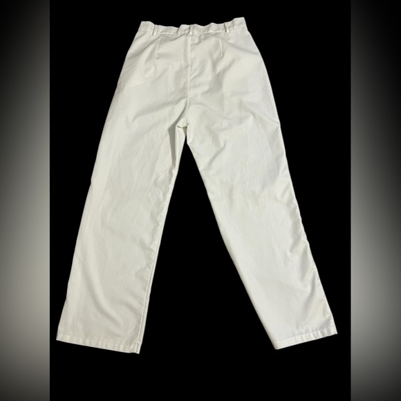 Princess Polly Women’s size 8 white pants.High Waist. Pockets. Zipper closure . - Picture 2 of 6